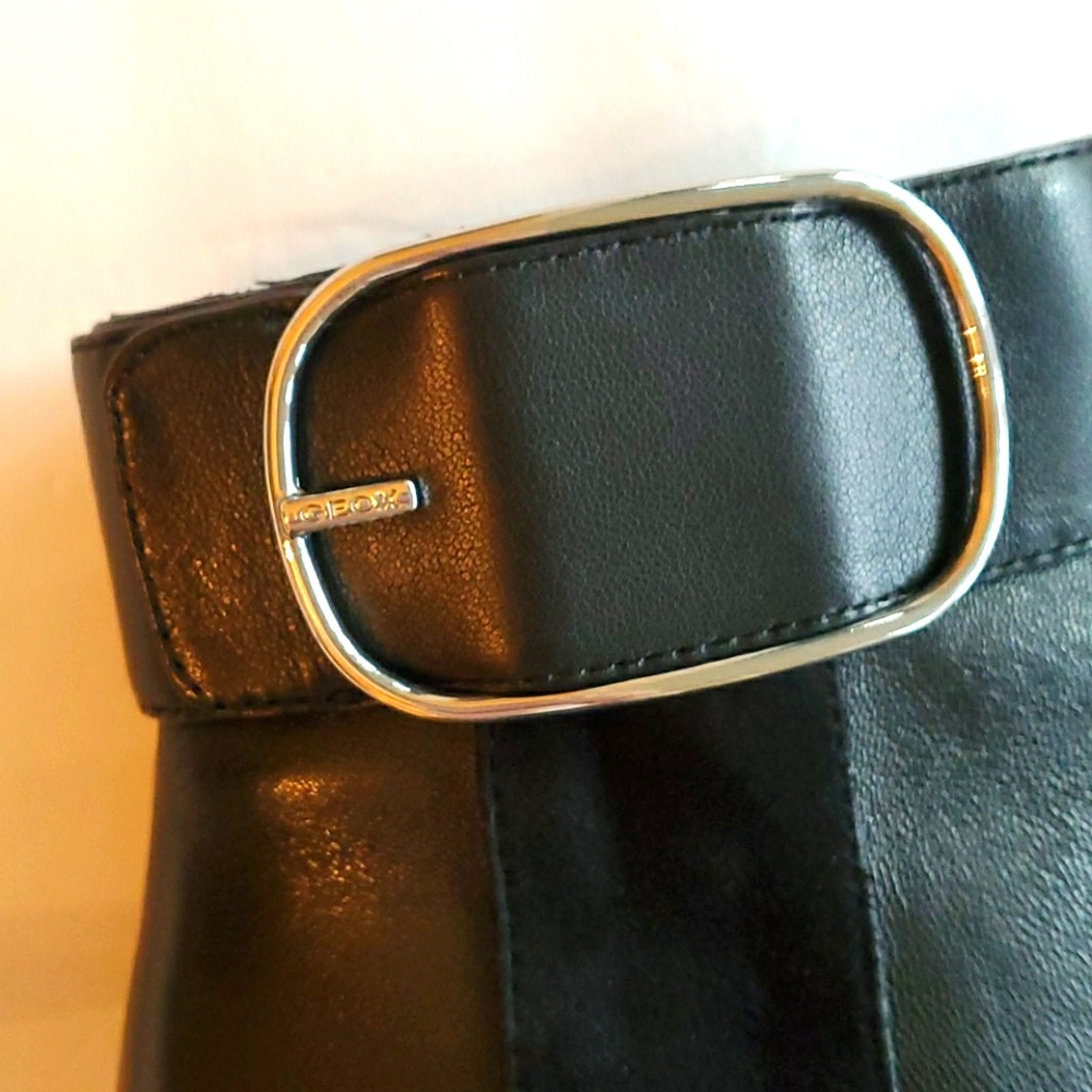 Boots - Picture 6 of 9